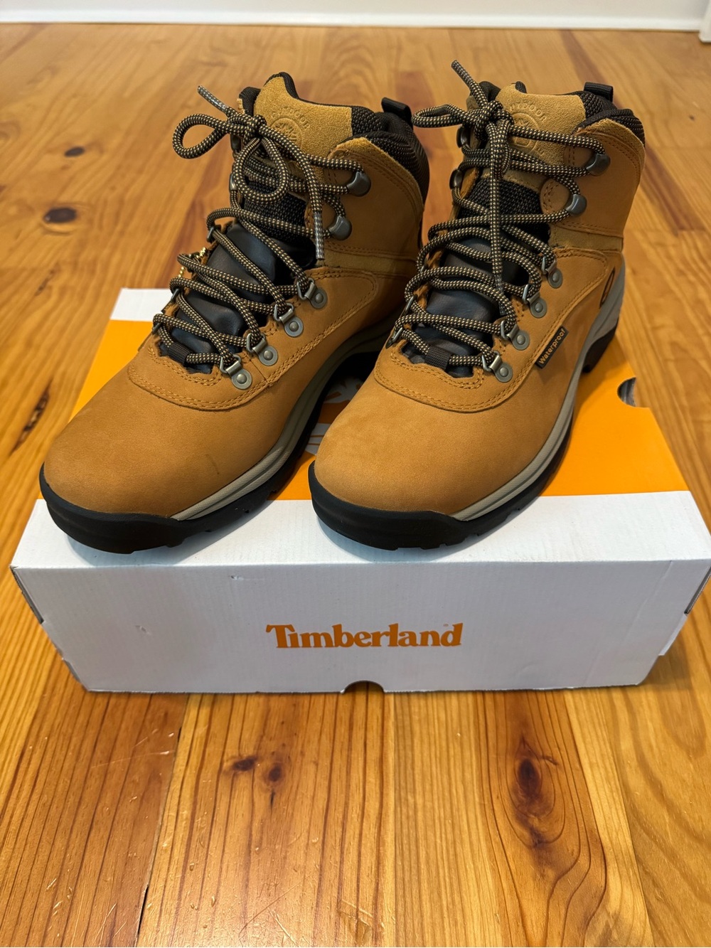 Timberland Men's Brown Waterproof Hiking Boots US Size 9 MPN TB114176231 NIB